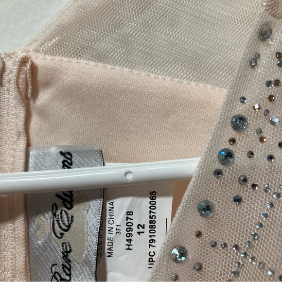 Girls dresses size 12/14 - Picture 4 of 6